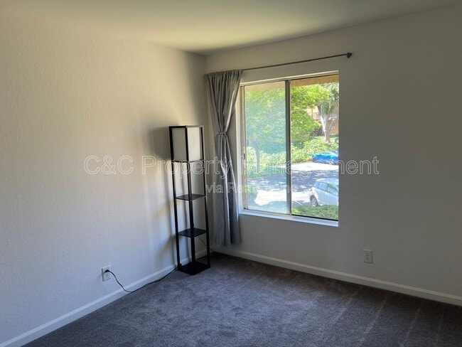 Building Photo - 5312 Ridgeview Cir