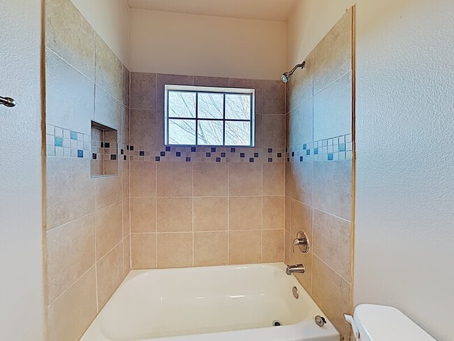 Building Photo - 1540 Aldra Dr