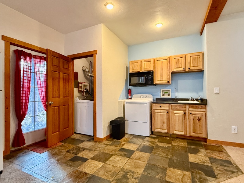 Building Photo - 1611 N Fork Rd