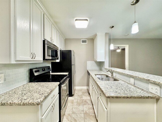 Building Photo - 4319 McKinney Ave