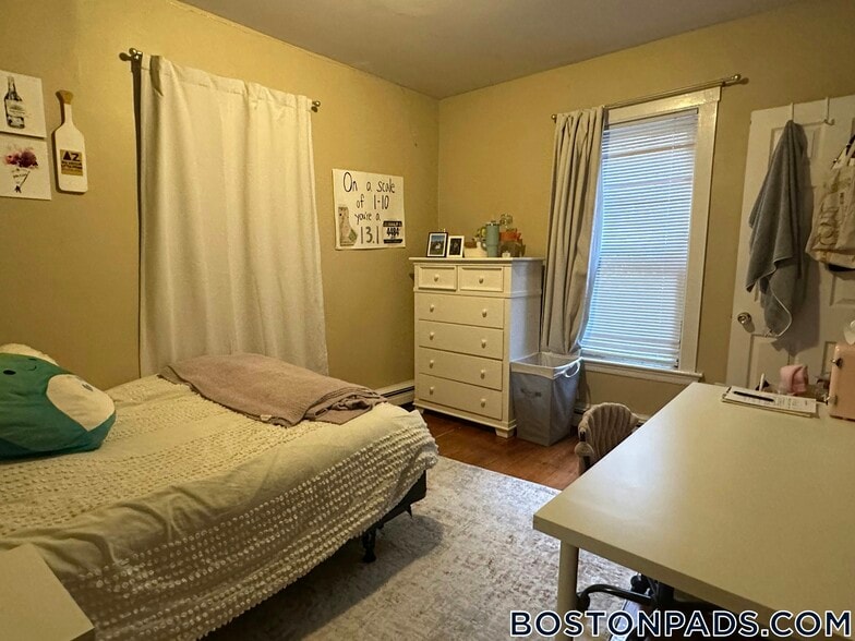 Building Photo - 44 Hillside St