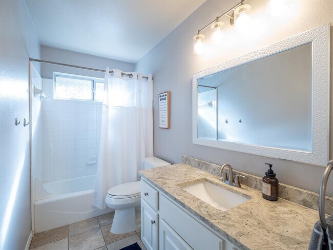Building Photo - 17200 Poncho Springs Ln