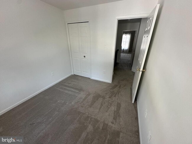 Building Photo - 4713 Columbia Rd