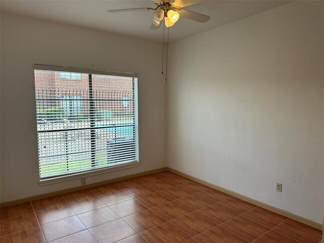 Building Photo - 3150 Walnut Bend Ln