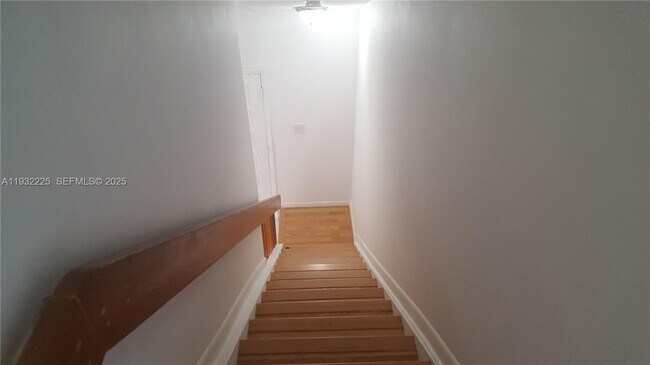 Building Photo - 11860 SW 92nd Ln