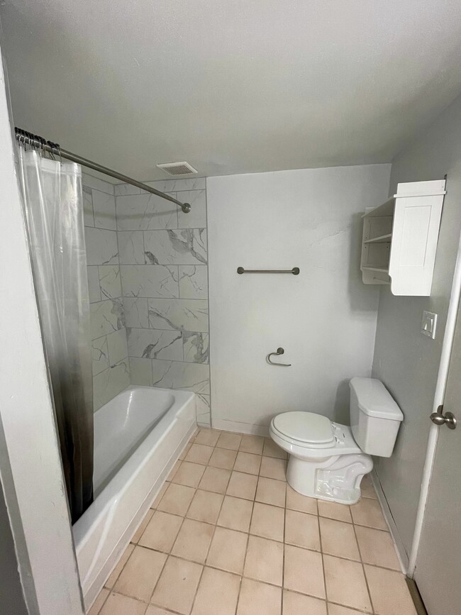 1A424111-A557-47E6-A00F-82D2BFFE8CA5 - OakView Apartments