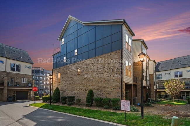 Building Photo - 2905 Grand Union Way