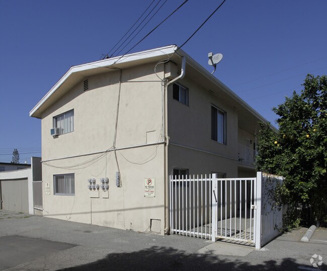 Primary Photo - 1236 W Valencia Dr