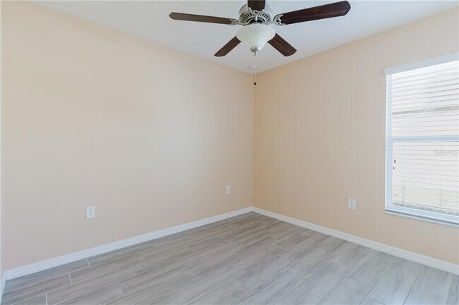 Building Photo - 304 Cascade Bend Dr