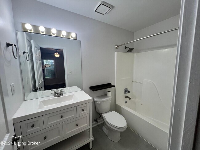 Building Photo - 10430 Going Ct