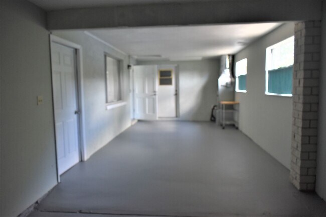 Building Photo - Updated Annual 2/1 on Overbrook Rd