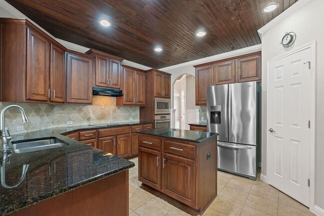 Building Photo - 1104 Lynsenko Dr