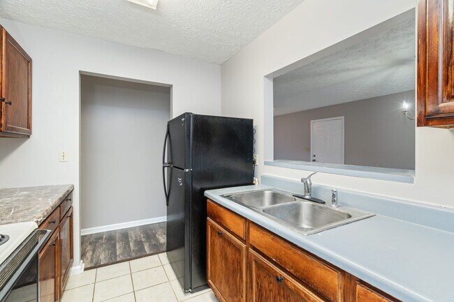 Building Photo - 2603 Louise Ave