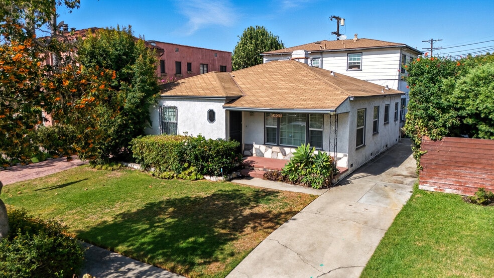 Primary Photo - 1623 S Sycamore Ave