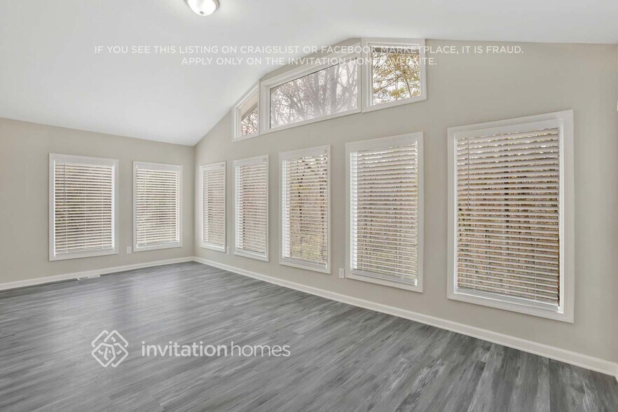 Building Photo - 3325 Kingfisher Dr