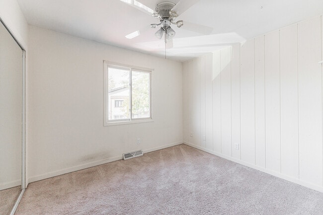 Building Photo - 1707 Cedarbrook Ct