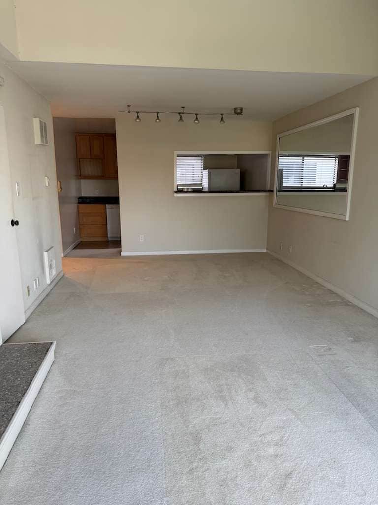 Building Photo - 7 Embarcadero W