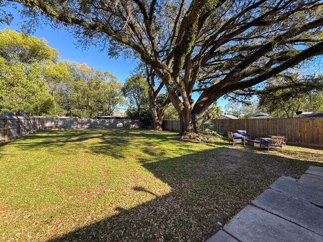 Building Photo - Beautifully Updated Cottage Near Downtown Pensacola with Massive Backyard + LAWN CARE INCLUDED!