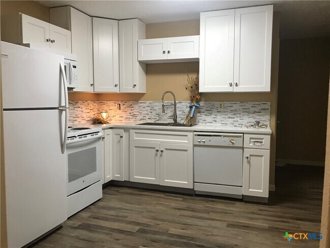Building Photo - 4841 TX-35