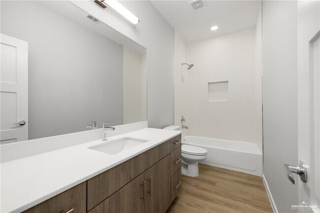Building Photo - 2700 Mockingbird Rd