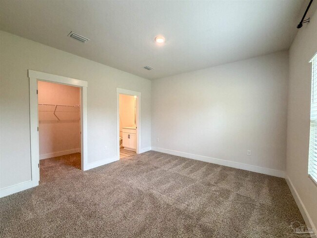 Building Photo - 9899 Starling Dr