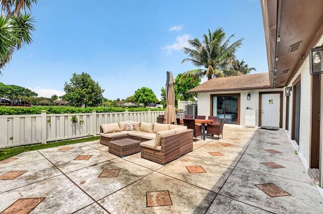 Building Photo - 9903 Boca Gardens Trail