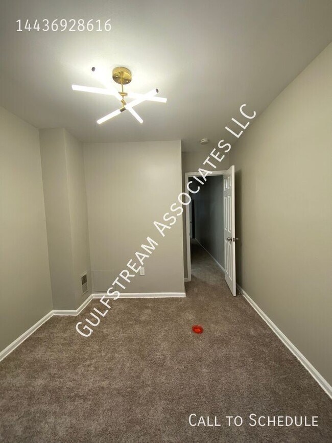 Building Photo - 1737 N Payson St