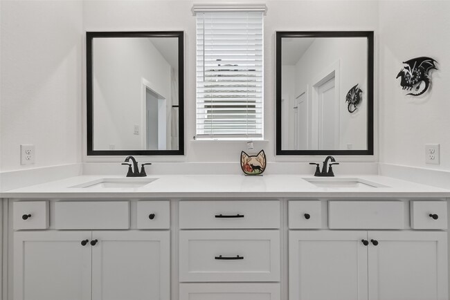 Building Photo - 15162 Post Oak Fls Dr