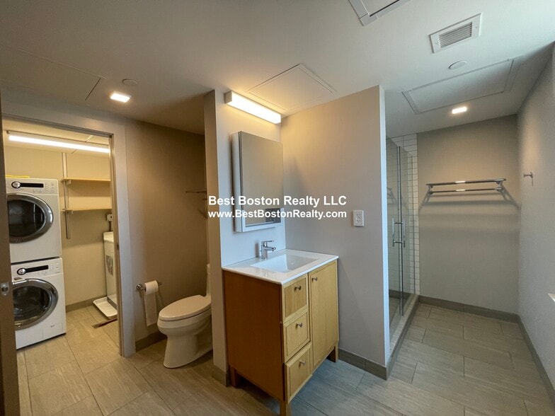 Building Photo - 115 Mt Auburn St