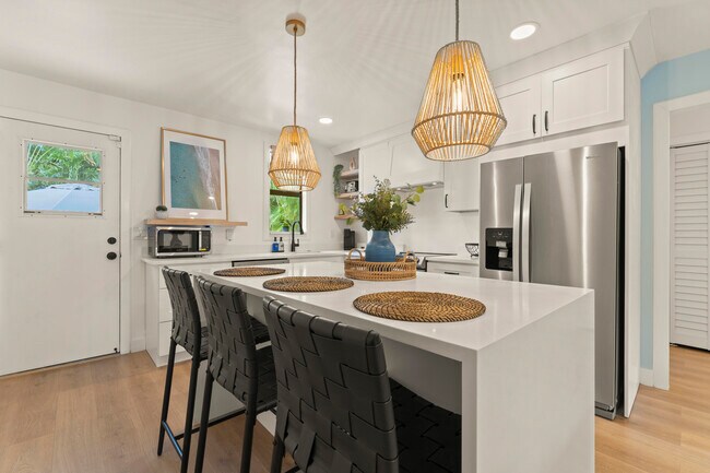 Building Photo - 721 Dobbins St