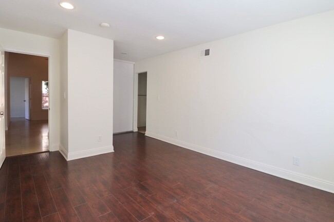 Building Photo - Gorgeous Newbury Park Family Neighborhood ...