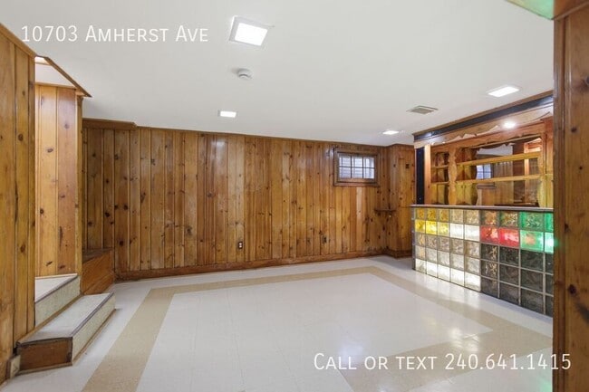 Building Photo - 10703 Amherst Ave