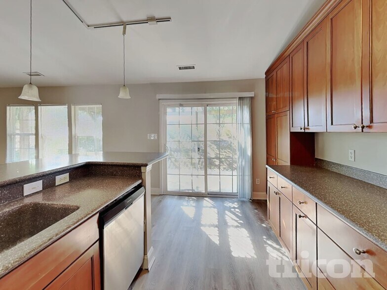 Building Photo - 3009 Softwind Dr