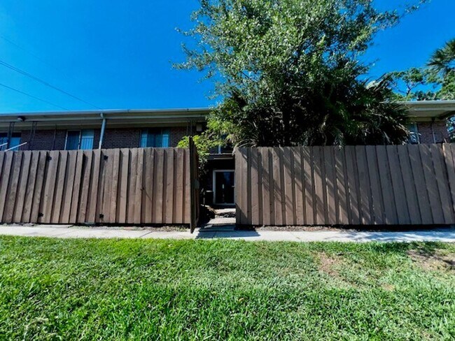 Building Photo - 2X2.5 -MOVE IN NOW! NEW LVP FLOORING ON 1ST FLOOR! NEW CARPET ON 2ND FLOOR! WATER VIEWS! CALL TOD...