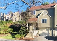 Building Photo - 301 Kensington Way