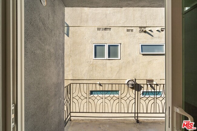 Building Photo - 612 Huntley Dr
