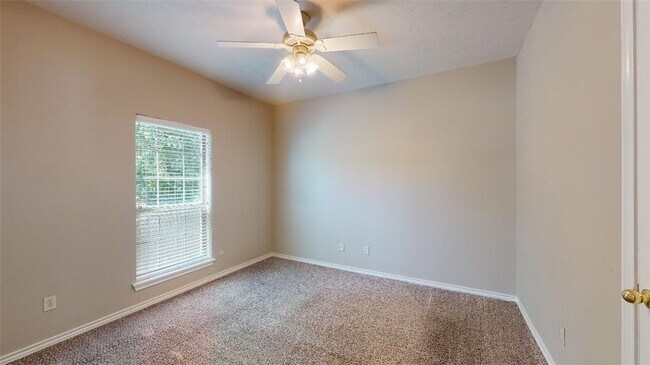 Building Photo - 1625 Park Pl