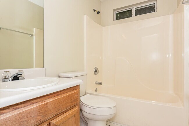 Building Photo - 190 Dillion Dr