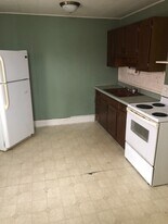 Building Photo - 912 S Market St