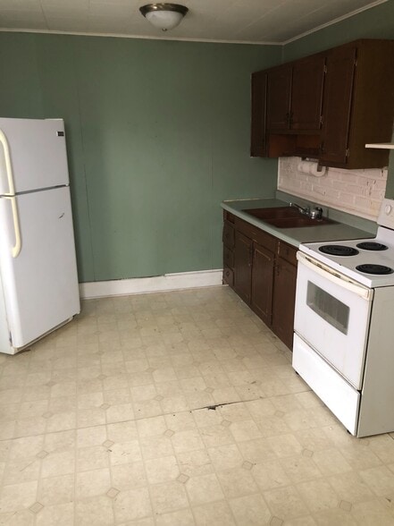 Kitchen - 912 S Market St