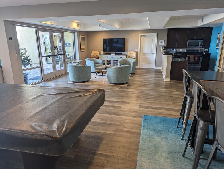 Clubhouse with TV, kitchen and pool table - 1021 Costa Pacifica Way