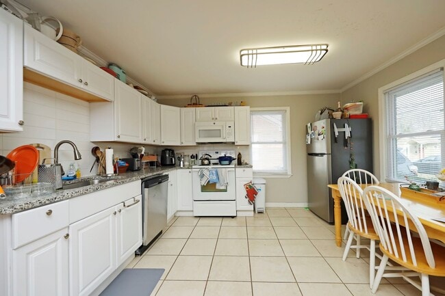 Building Photo - Great home in Chapel Hill!