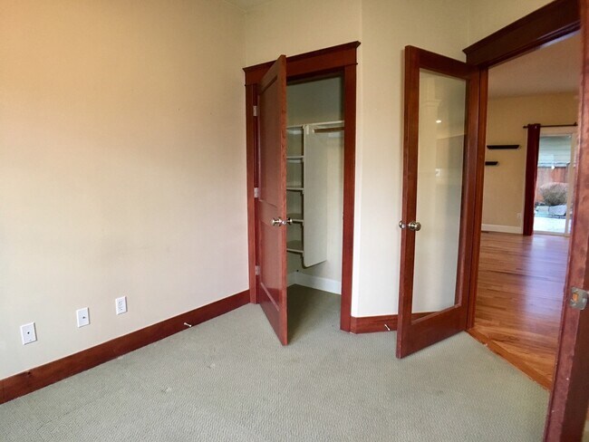 Building Photo - Stunning 3BD  Lake Shore Home with Office and Loft Area!  Gorgeous Finishes!