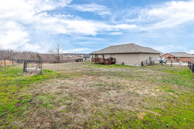 Building Photo - Gorgeous 3 Bedroom Home in Woodridge Estates!