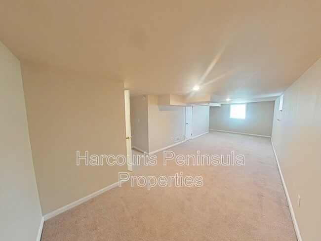 Building Photo - 1011 N Rainier Ave