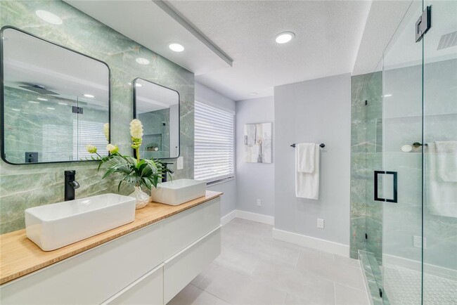Building Photo - 15722 GardenSide Ln