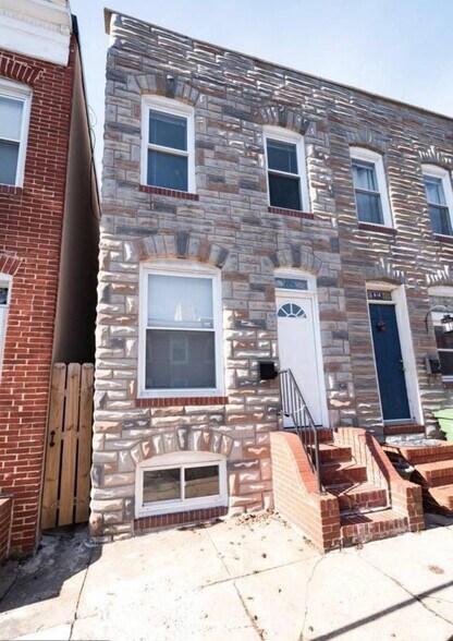 Building Photo - 618 S Rose St