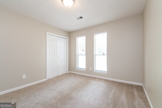 Building Photo - 356 Montgomery Pl
