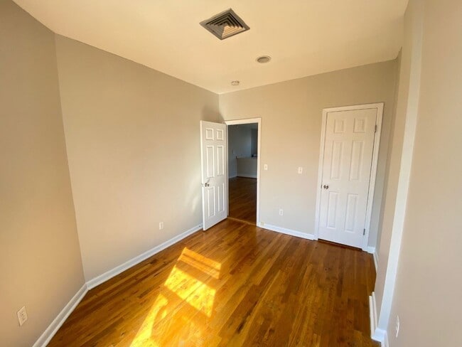 Building Photo - 276 1st St
