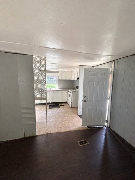 Building Photo - 157 Ford Ln